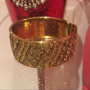 Gorgeous summer bracelet.INC